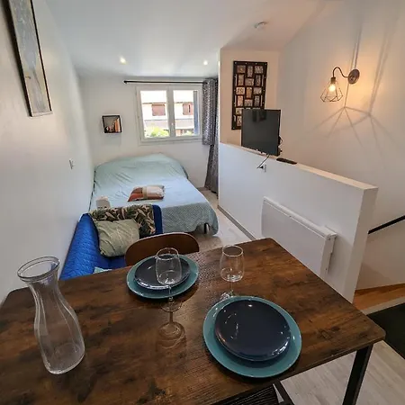 Meuble Tres Agreable *