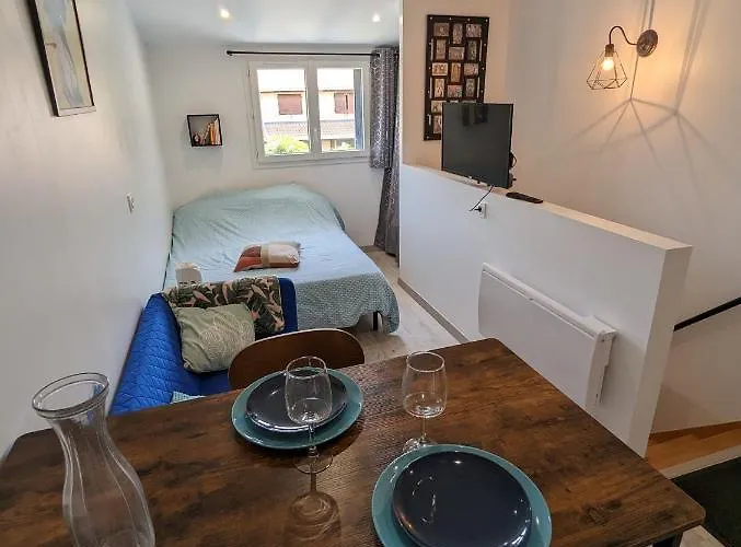 Meuble Tres Agreable *